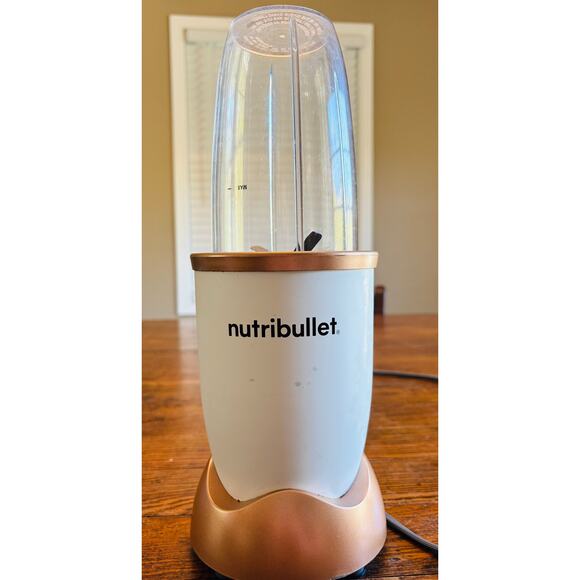 nutriBullet Personal Blender, Matte White & Gold Model NB-100 - Works Great! - Picture 1 of 6